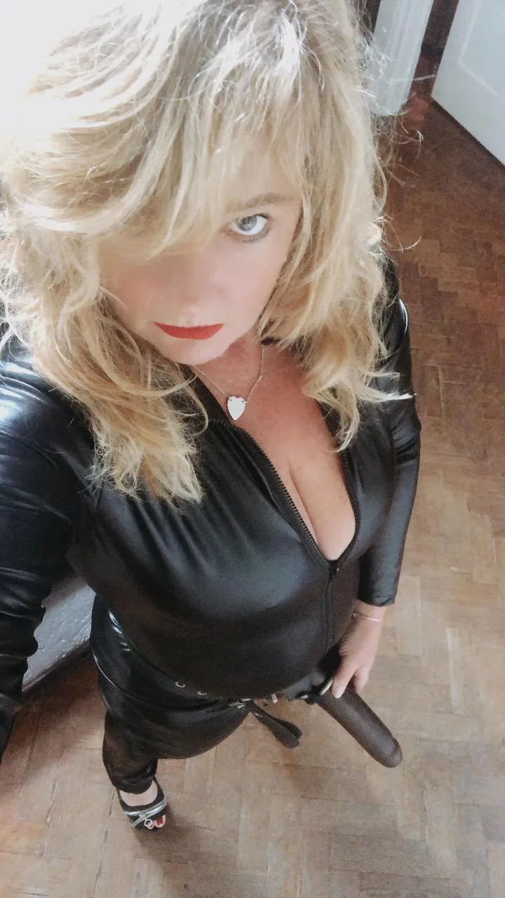 Mistress Scarlett Black Portrait